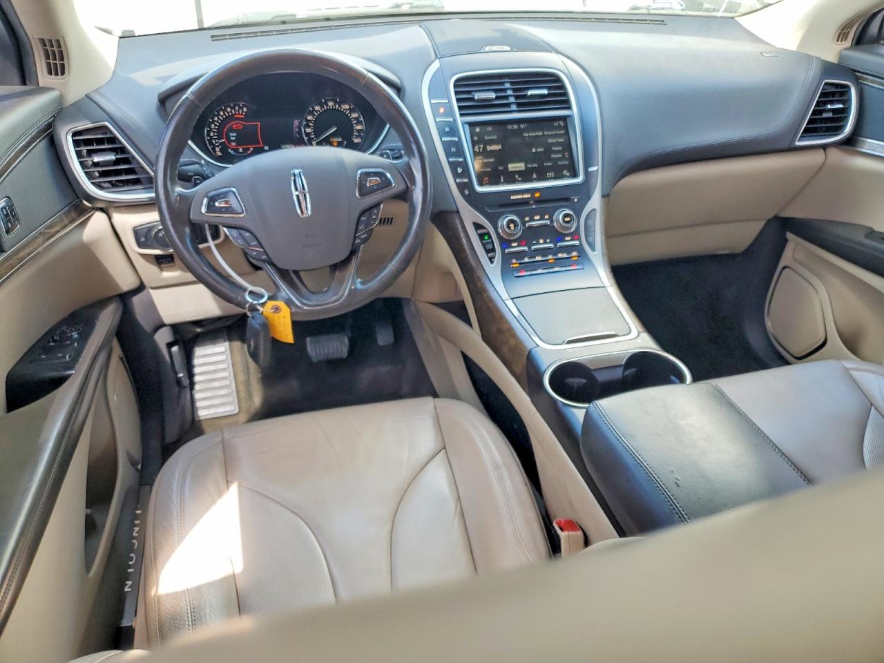 2LMTJ6KR6GBL56776 · 2016 LINCOLN MKX · 8/13