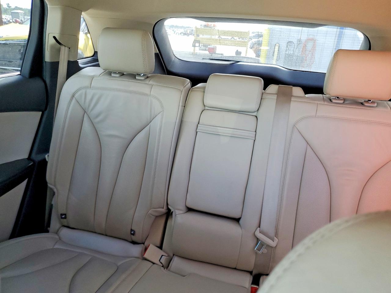 2LMTJ6KR6GBL56776 · 2016 LINCOLN MKX · 10/13