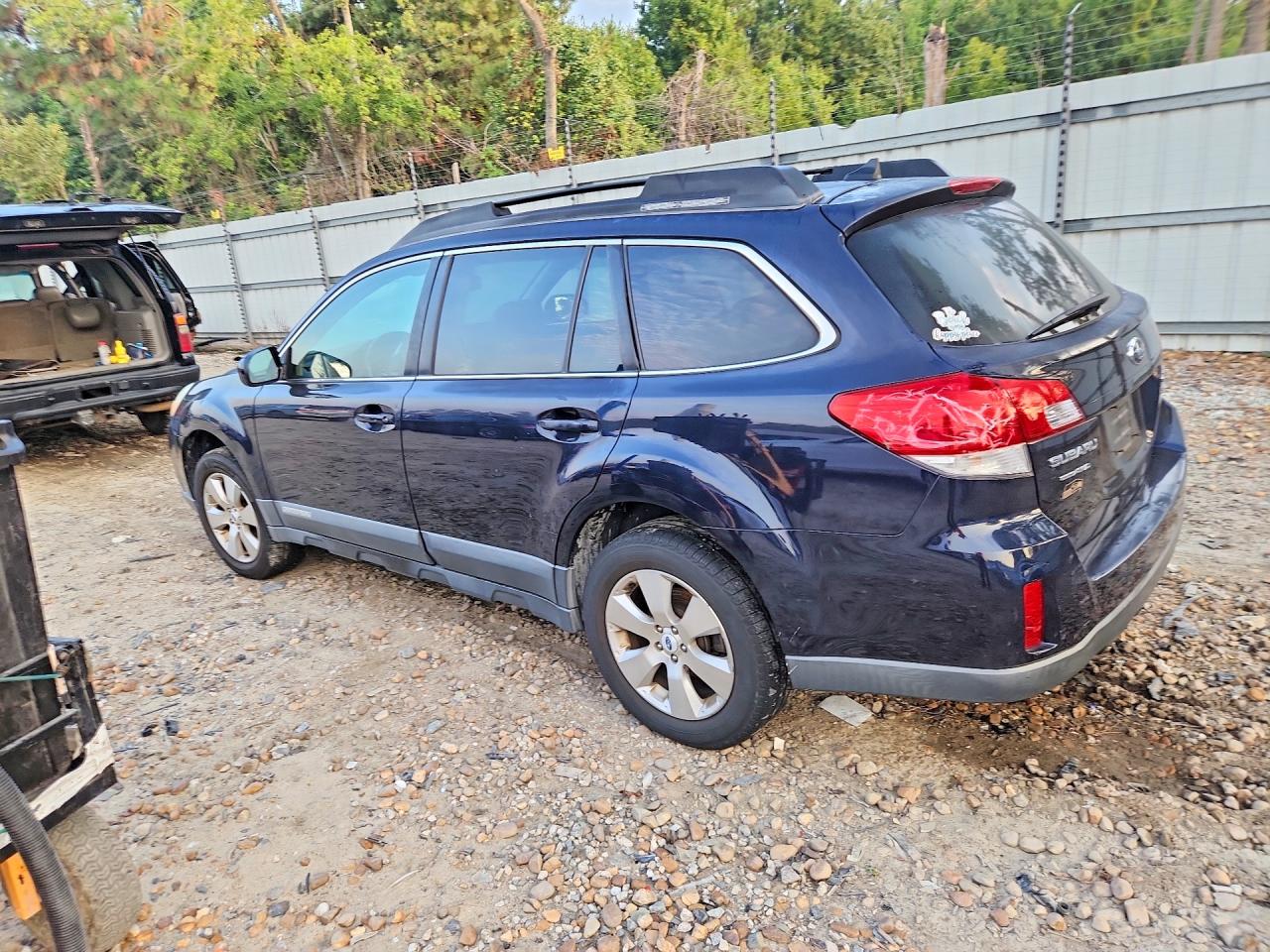 4S4BRDLC1C2229920 · 2012 SUBARU OUTBACK · 2/13