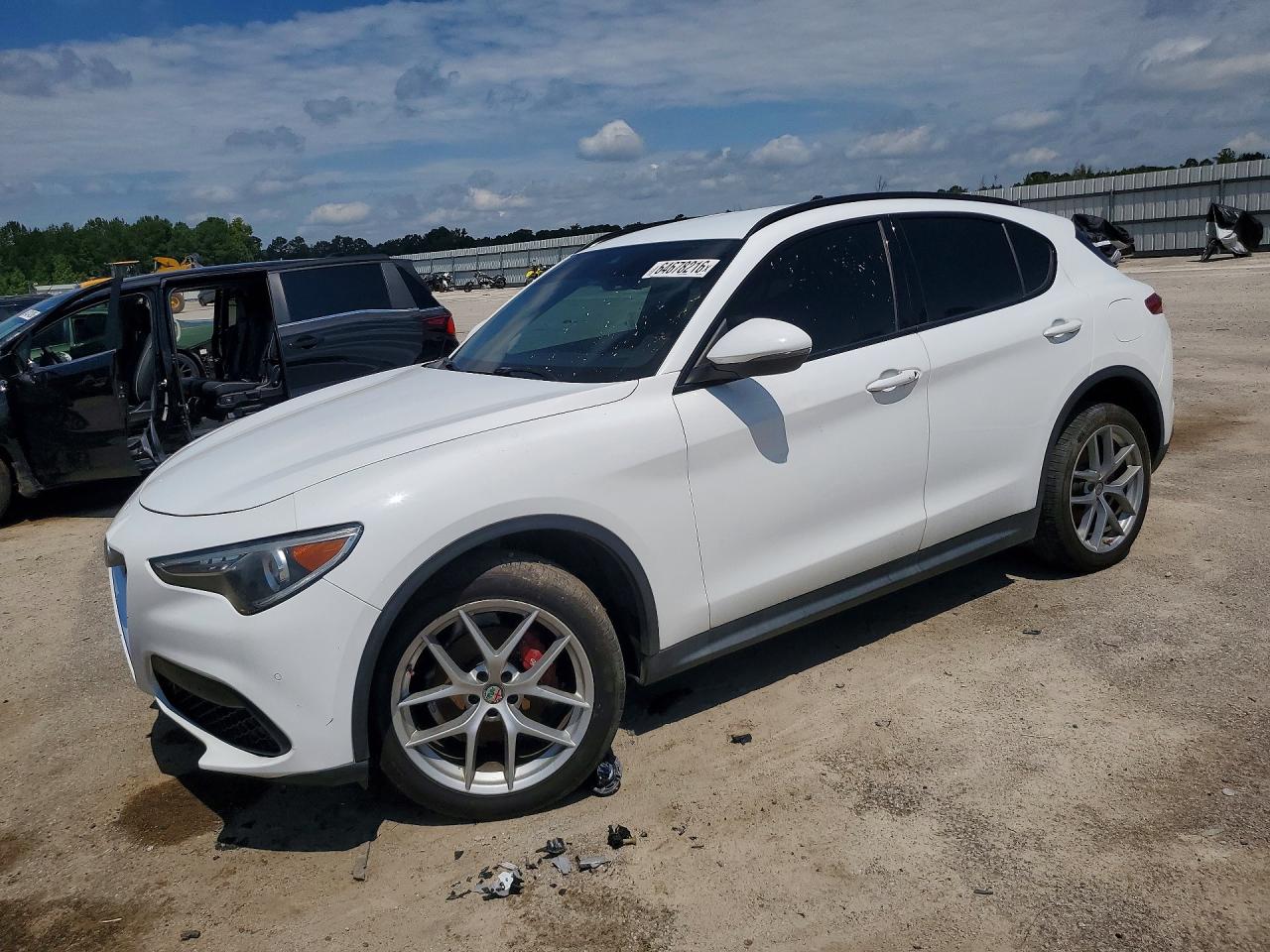 ZASFAKNN6J7C10688 · 2018 ALFA ROMEO STELVIO