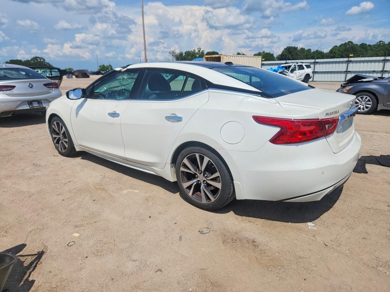 1N4AA6AP4HC413233 · 2017 NISSAN MAXIMA · 2/12