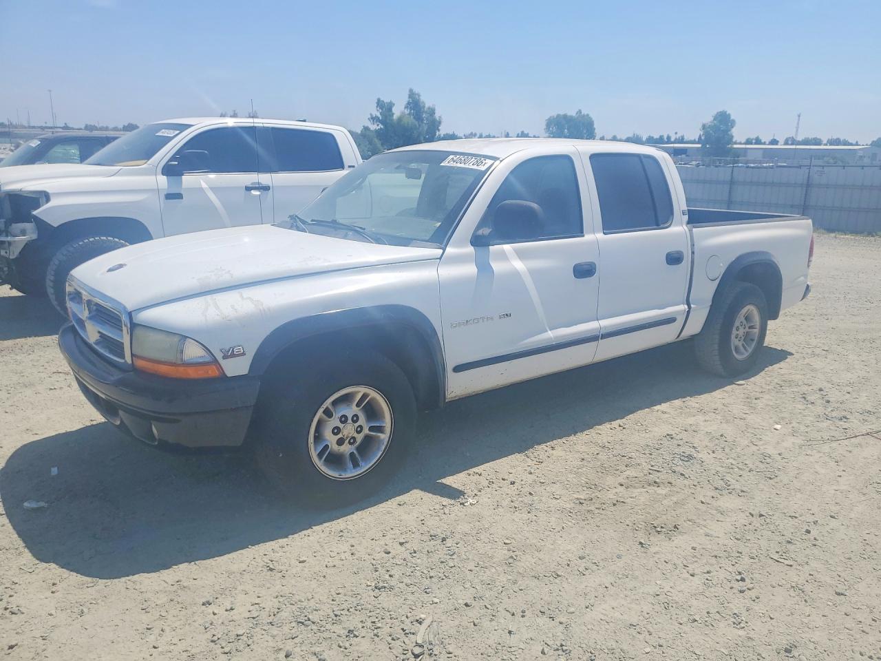 1B7GL2AZ4YS672495 · 2000 DODGE DAKOTA