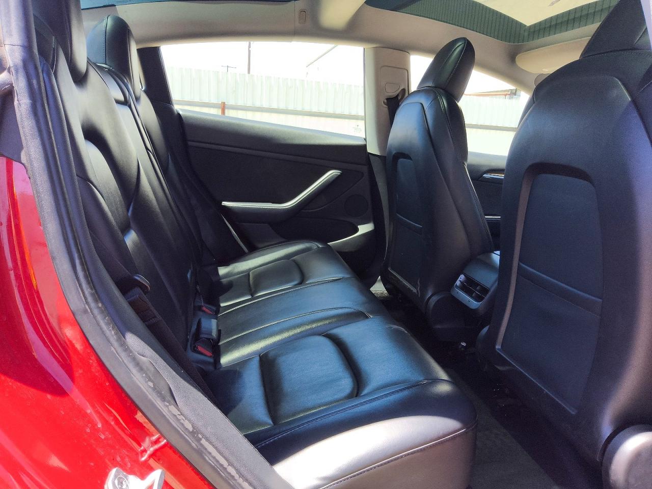 5YJ3E1EB2NF305054 · 2022 TESLA MODEL 3 · 10/13