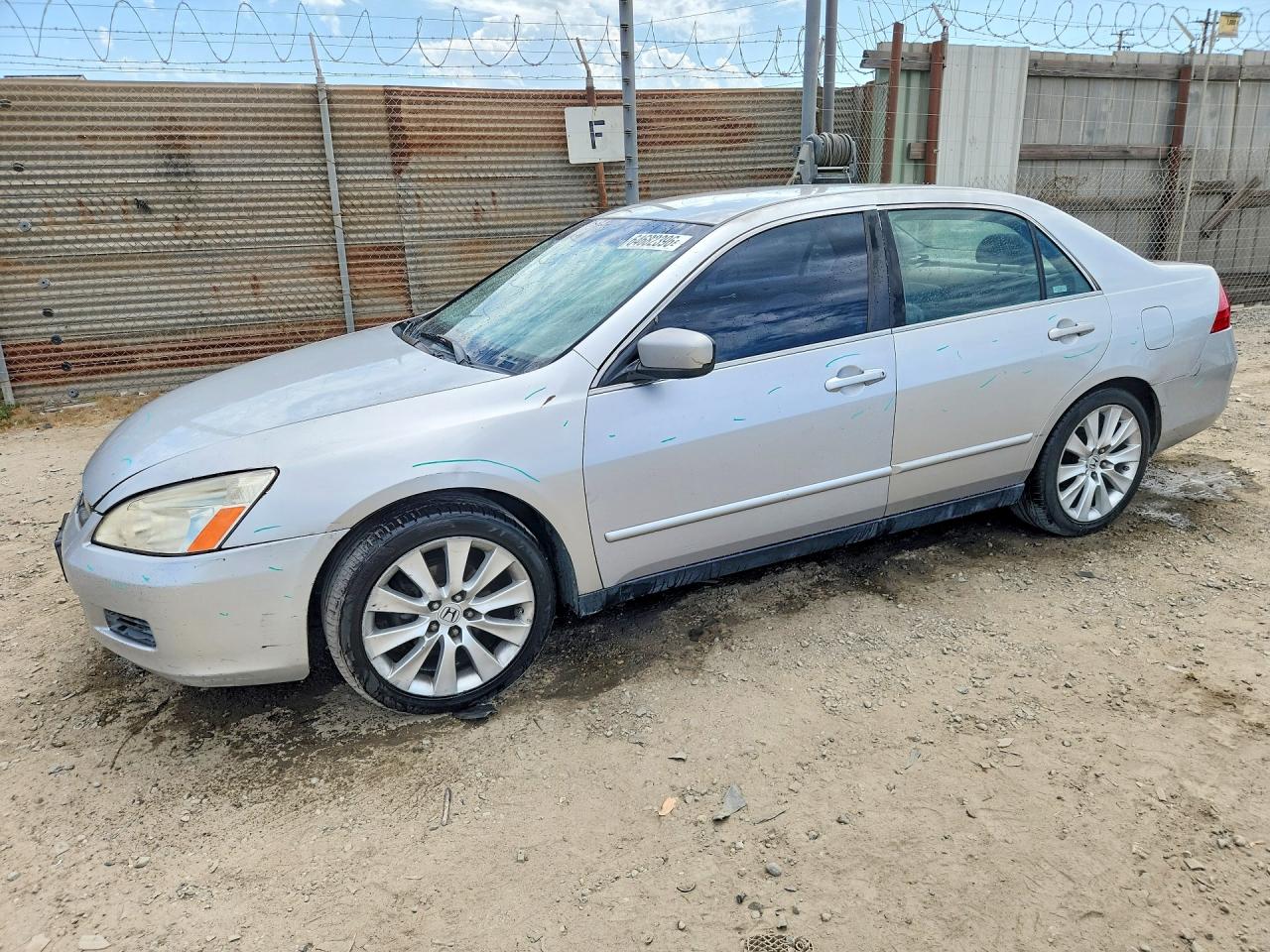 JHMCM564X6C000697 · 2006 HONDA ACCORD