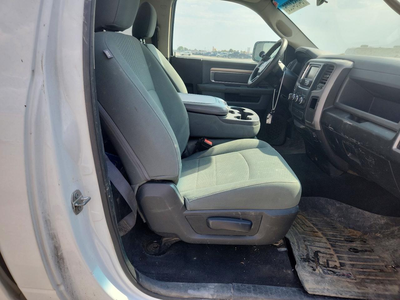 3C6JR7ATXHG565656 · 2017 RAM 1500 · 10/13