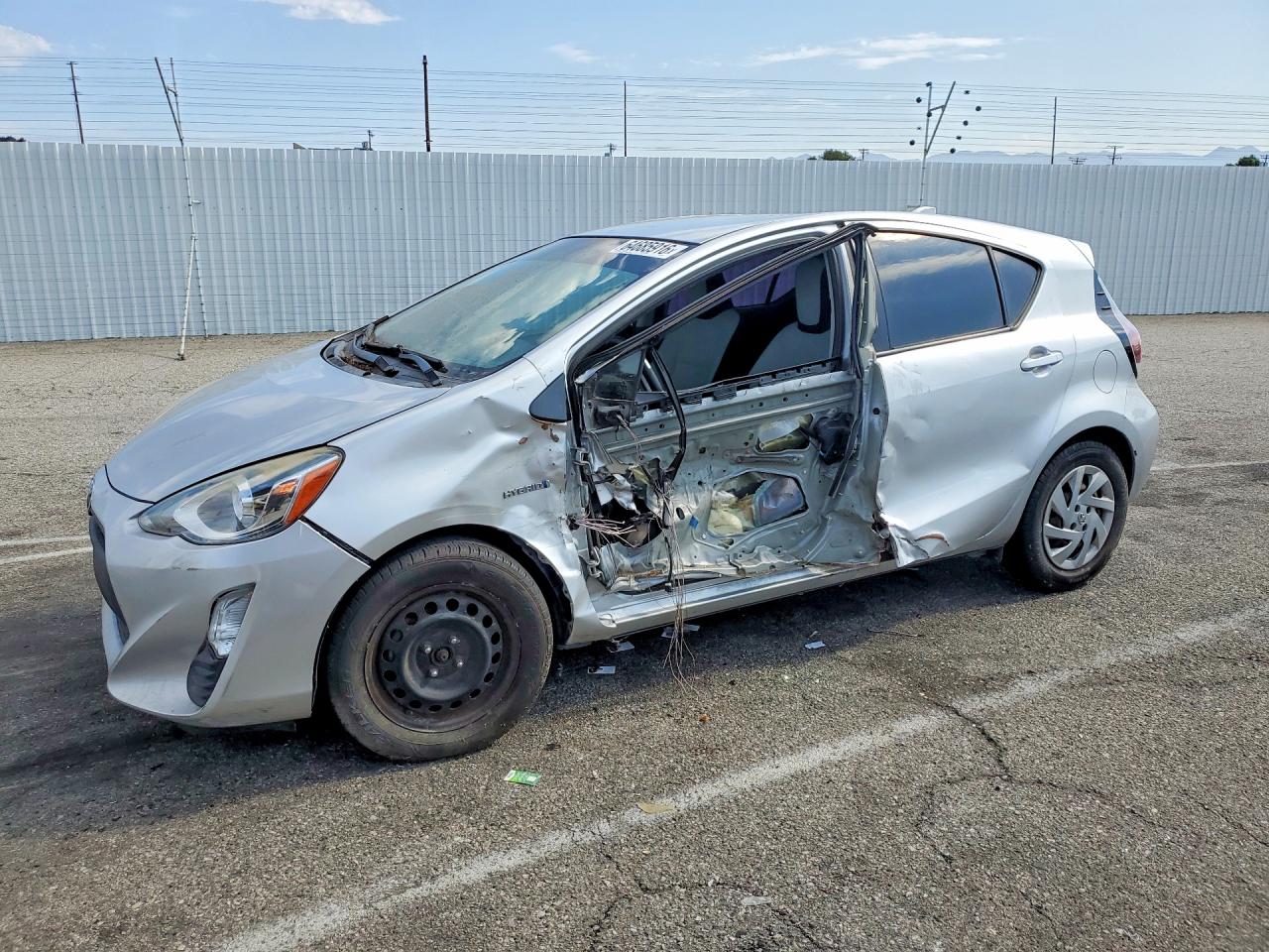 JTDKDTB33G1115976 · 2016 TOYOTA PRIUS C