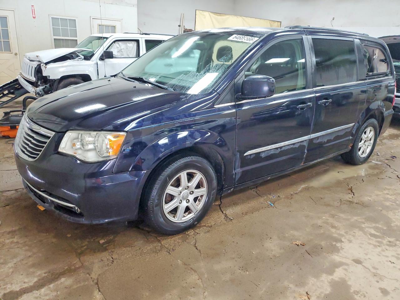 2A4RR5DG4BR633721 · 2011 CHRYSLER TOWN & COUNTRY