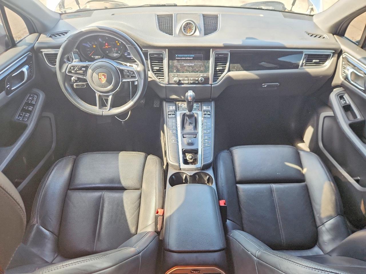 WP1AA2A53HLB83300 · 2017 PORSCHE MACAN · 8/13