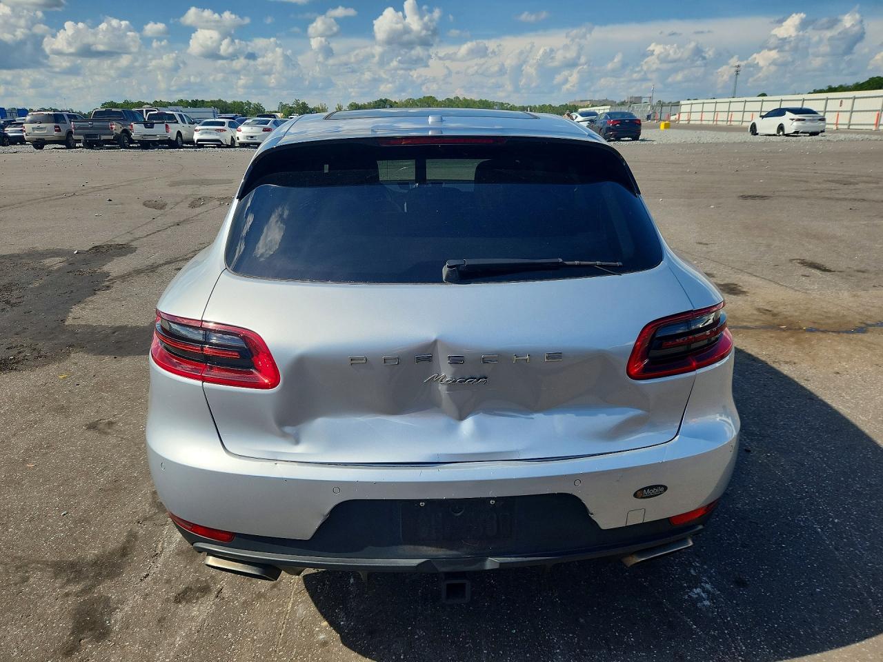 WP1AA2A53HLB83300 · 2017 PORSCHE MACAN · 6/13
