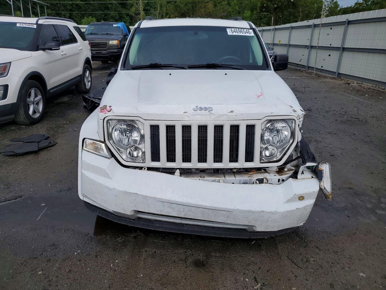 1J4PP2GK0BW569664 · 2011 JEEP LIBERTY · 5/13