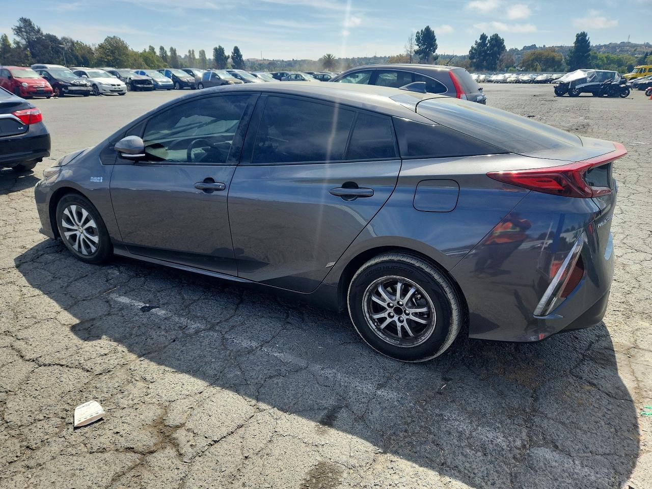 JTDKARFPXH3066354 · 2017 TOYOTA PRIUS PRIME · 2/12
