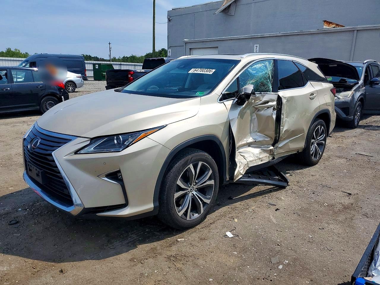 JTJDZKCAXJ2006740 · 2018 LEXUS RX