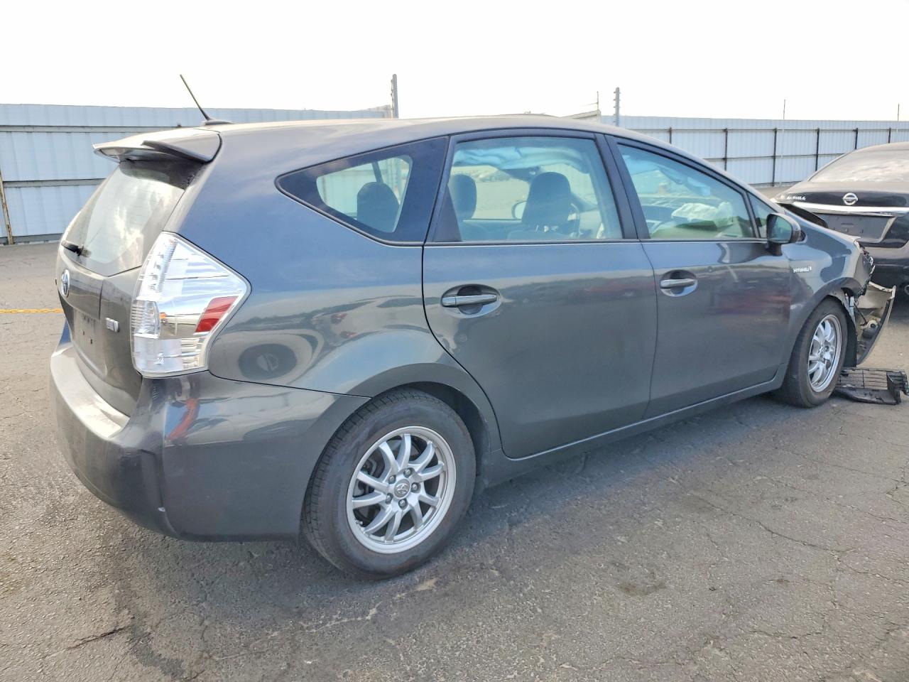JTDZN3EU0C3063981 · 2012 TOYOTA PRIUS V · 3/13