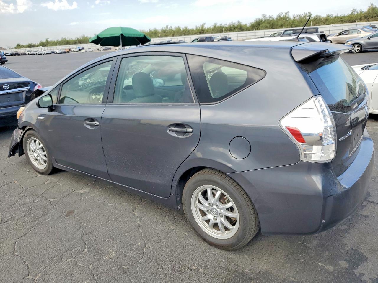 JTDZN3EU0C3063981 · 2012 TOYOTA PRIUS V · 2/13