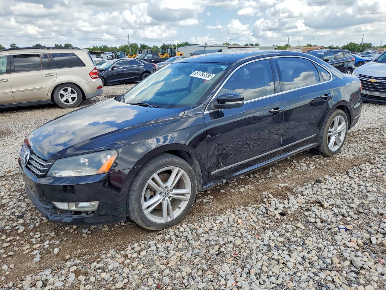 2013 VOLKSWAGEN PASSAT