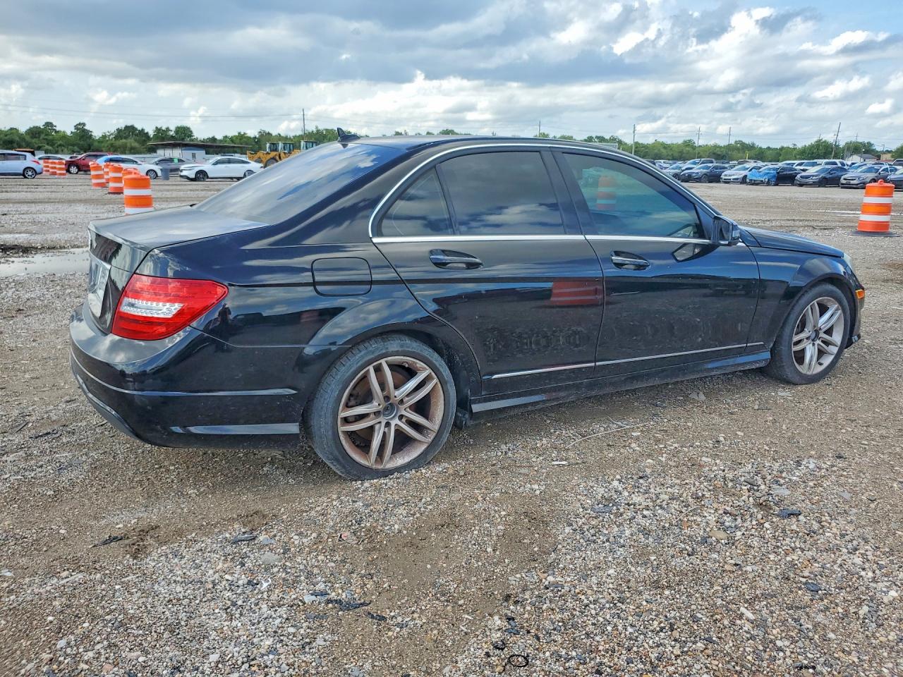 WDDGF4HB6EG216966 · 2014 MERCEDES-BENZ C · 3/12