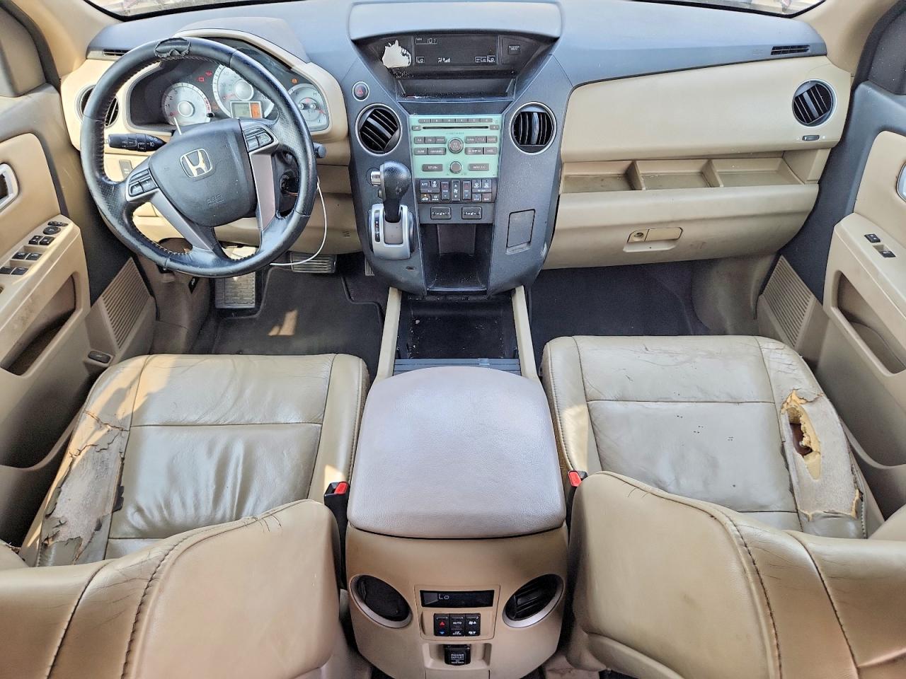 5FNYF3H59BB040813 · 2011 HONDA PILOT · 8/13
