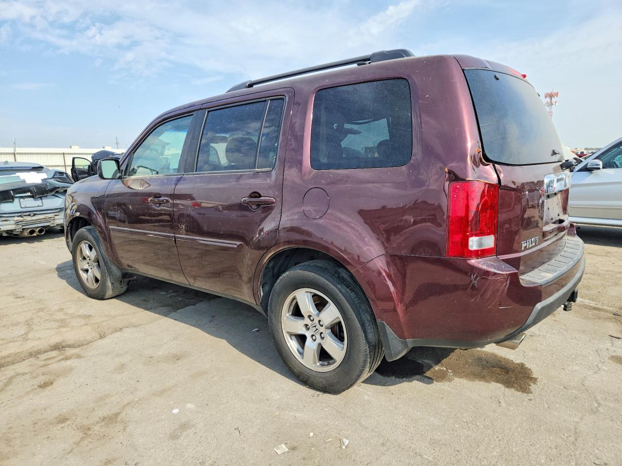 5FNYF3H59BB040813 · 2011 HONDA PILOT · 2/13