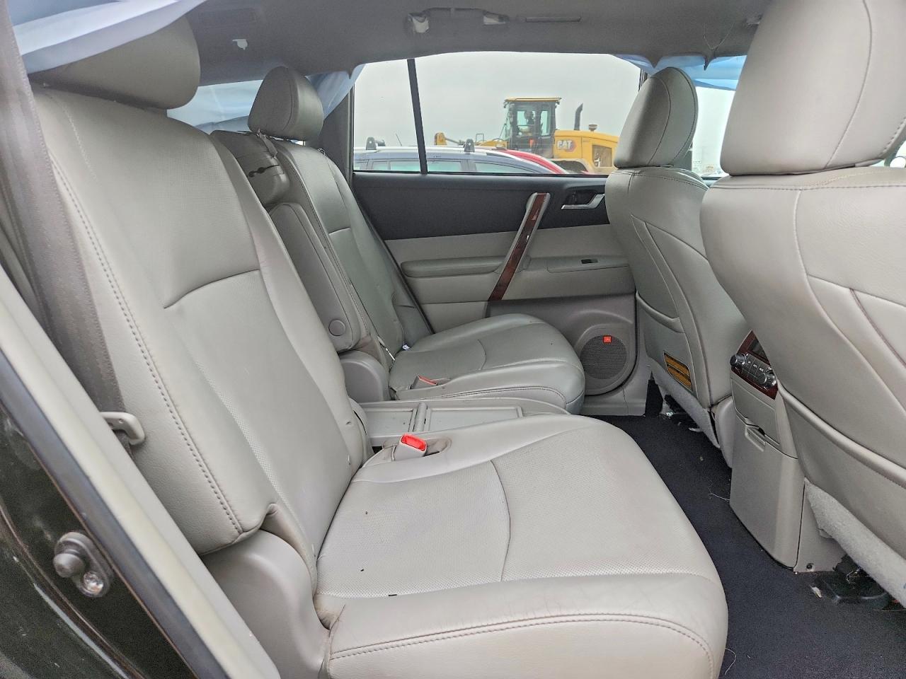 5TDDK3EH6CS136677 · 2012 TOYOTA HIGHLANDER · 11/13