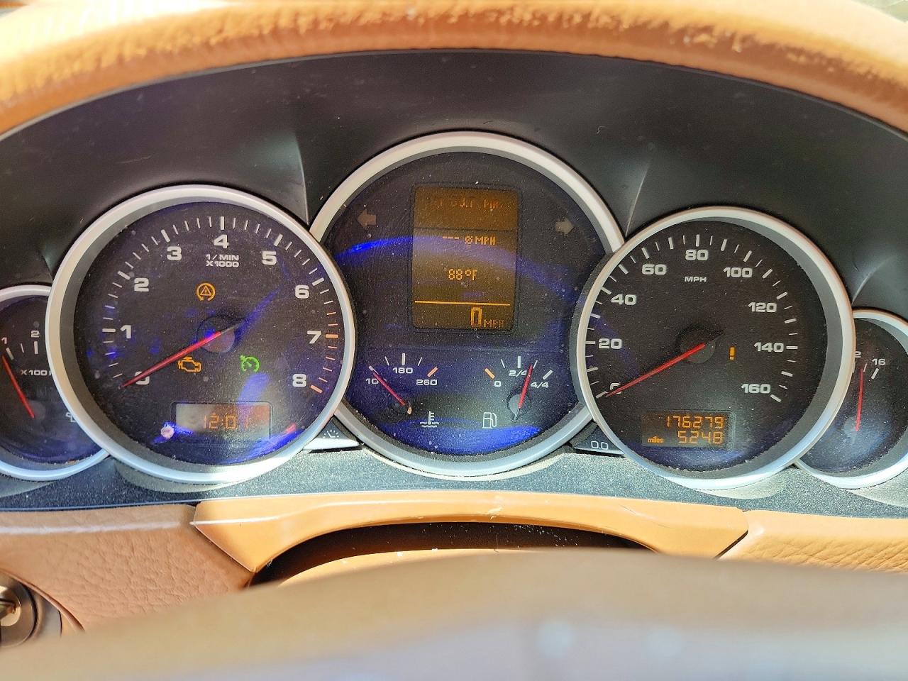 WP1AB29P14LA61127 · 2004 PORSCHE CAYENNE · 9/12