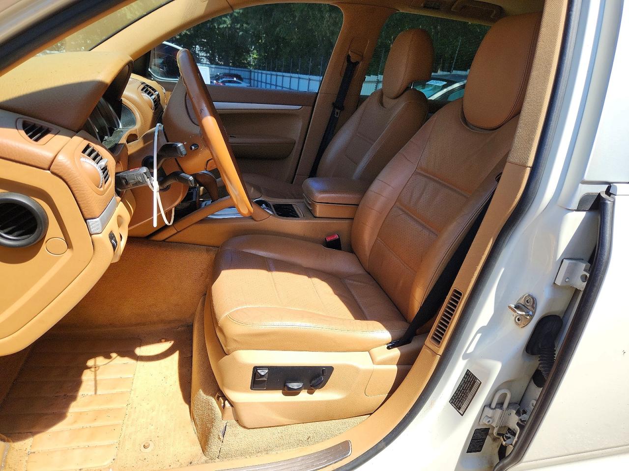 WP1AB29P14LA61127 · 2004 PORSCHE CAYENNE · 7/12