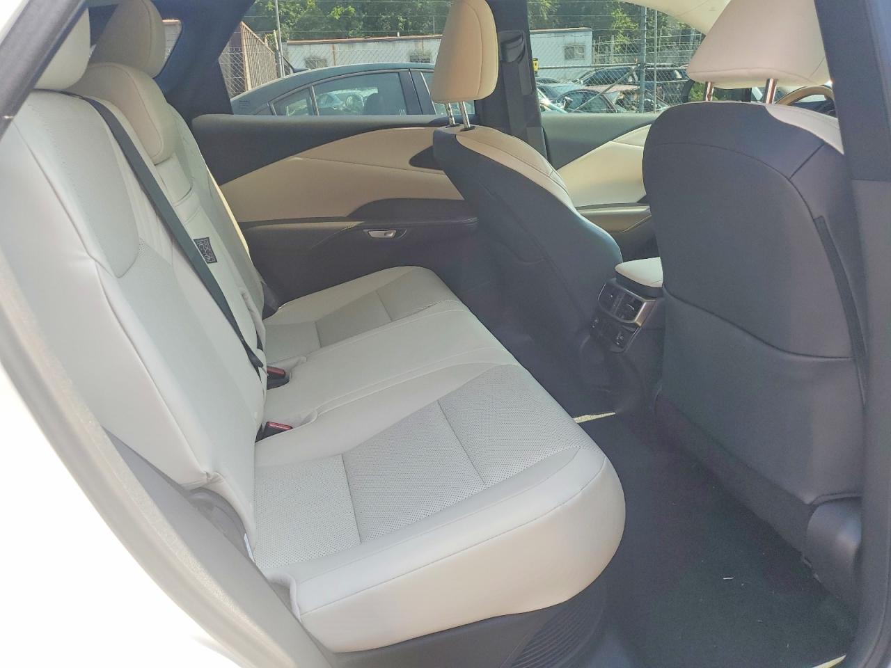 2T2BBMCAXPC021822 · 2023 LEXUS RX 350H · 11/13