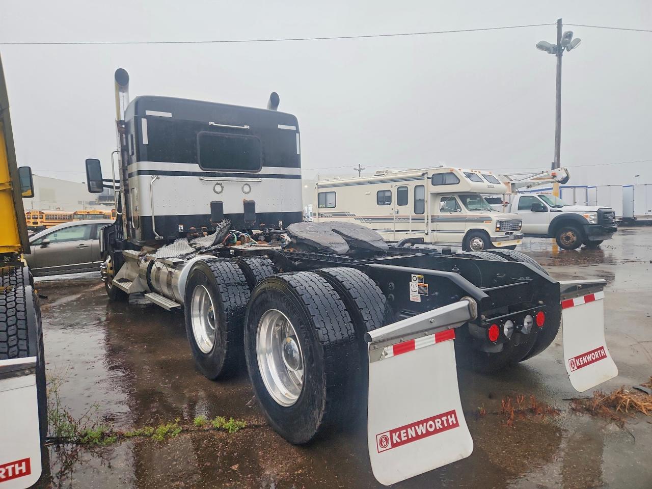 1XKYDP9X5SJ132561 · 2025 KENWORTH CONSTRUCTION · 2/13