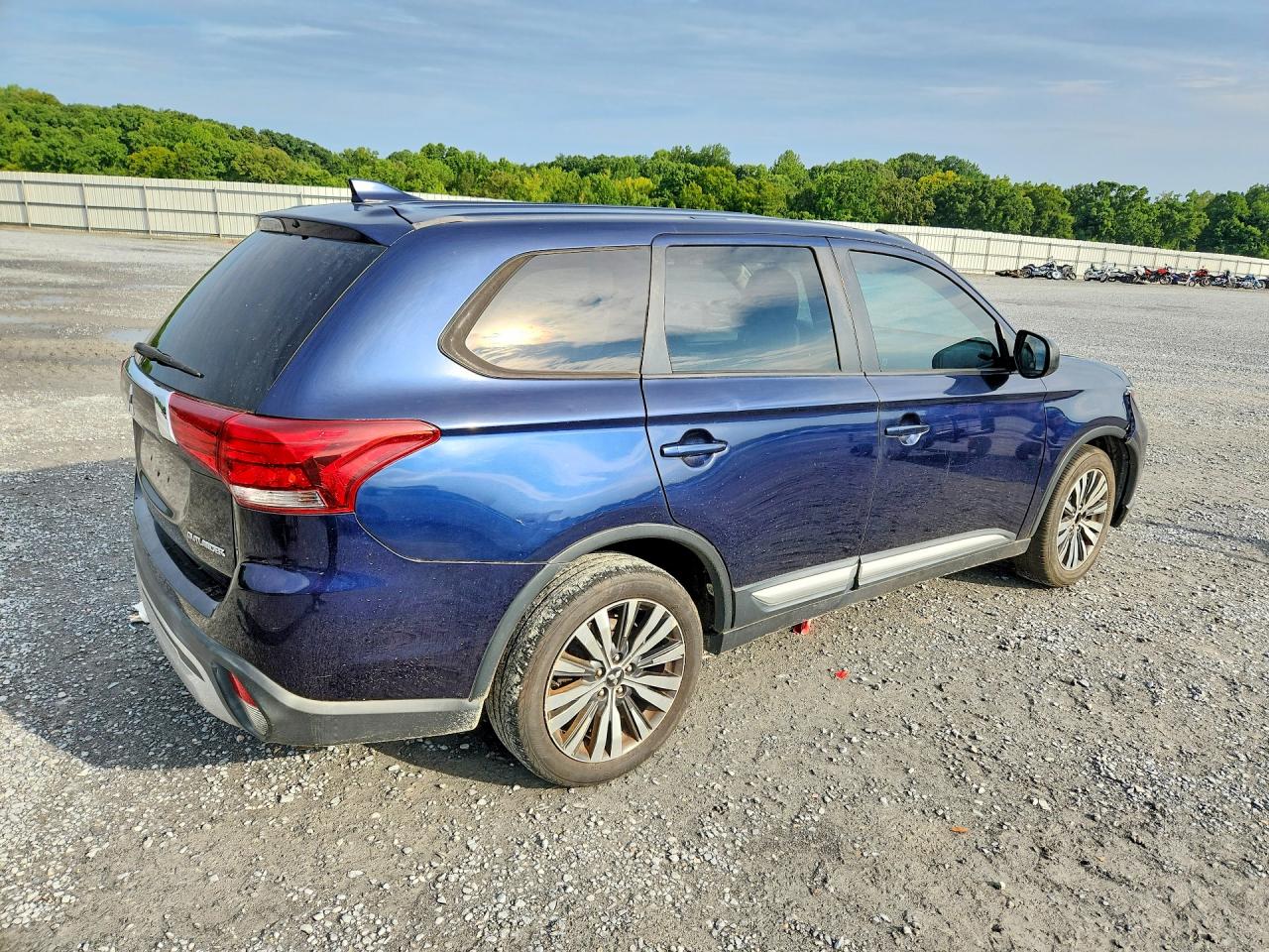 JA4AD2A32KZ013967 · 2019 MITSUBISHI OUTLANDER · 3/12