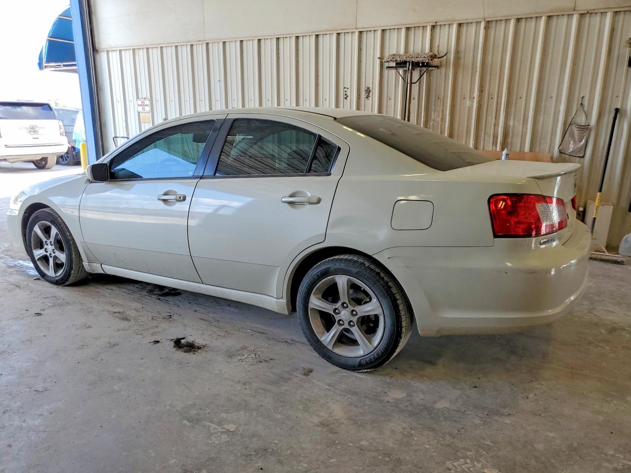 4A3AB36F09E004140 · 2009 MITSUBISHI GALANT · 2/12