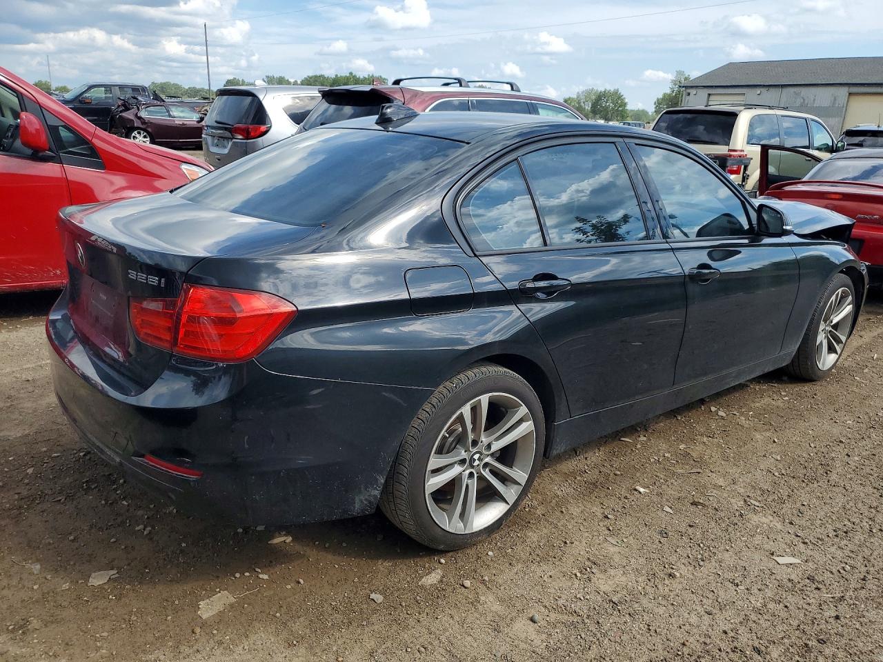 WBA3B3C53DF537350 · 2013 BMW 328 · 3/12