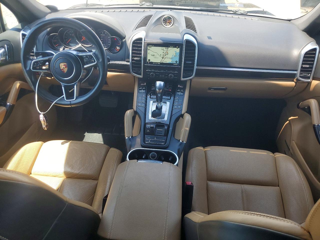 WP1AA2A22GLA04751 · 2016 PORSCHE CAYENNE · 8/12