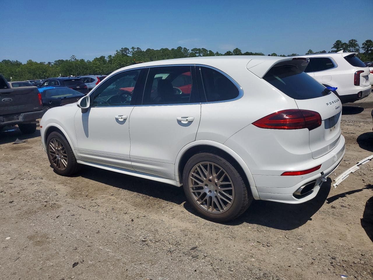 WP1AA2A22GLA04751 · 2016 PORSCHE CAYENNE · 2/12