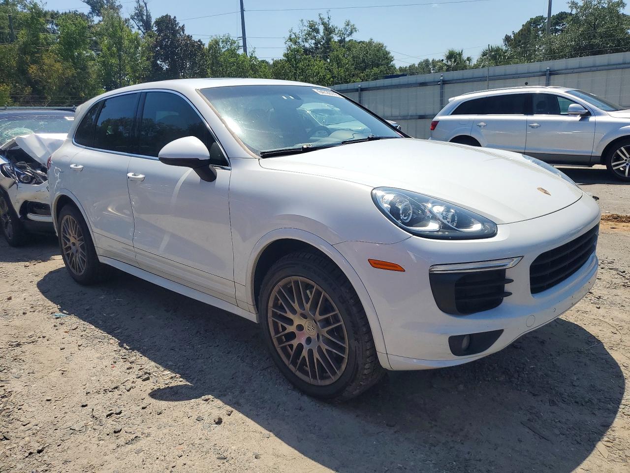 WP1AA2A22GLA04751 · 2016 PORSCHE CAYENNE · 4/12