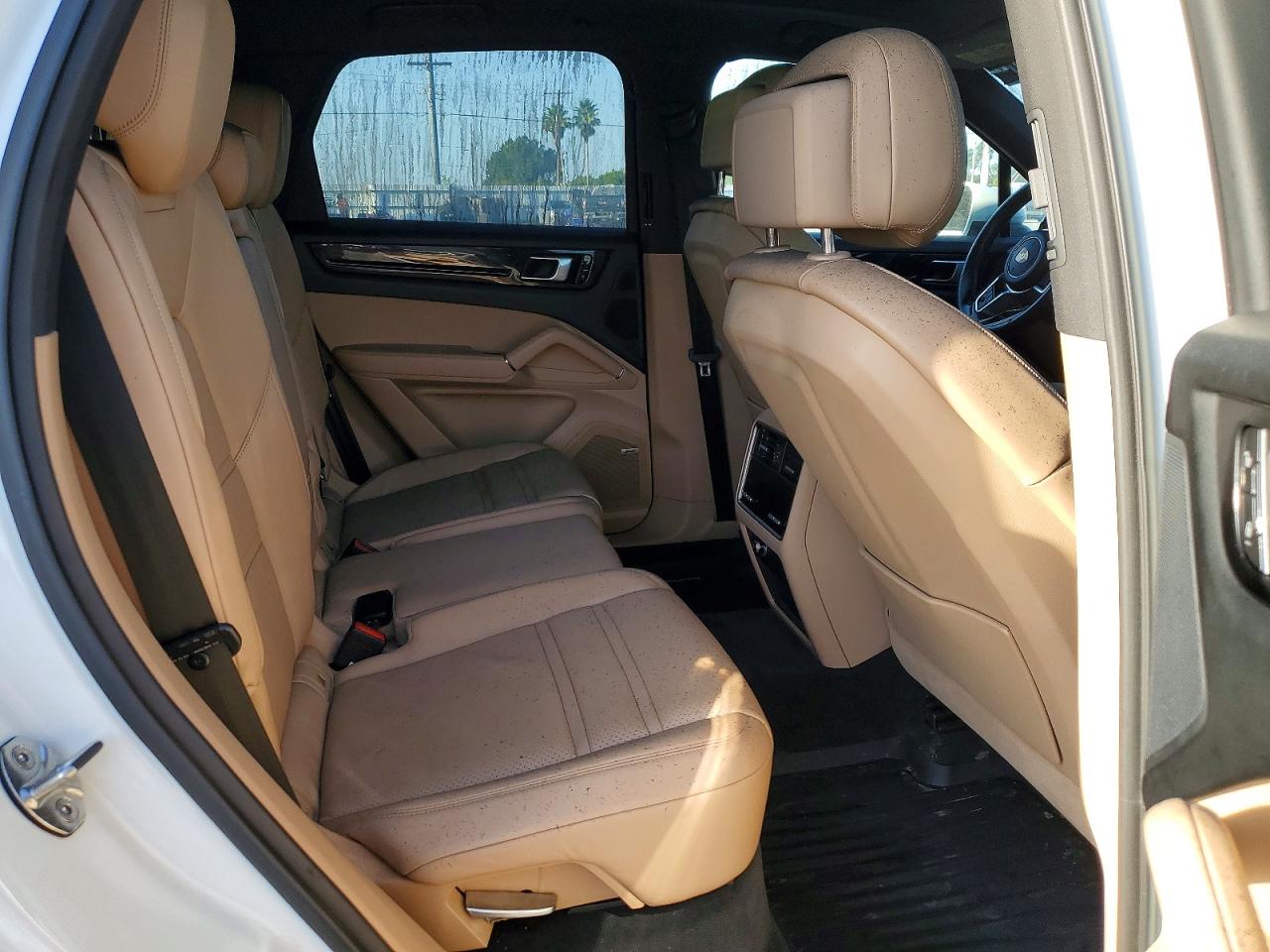 WP1AA2AY9KDA06553 · 2019 PORSCHE CAYENNE · 11/13