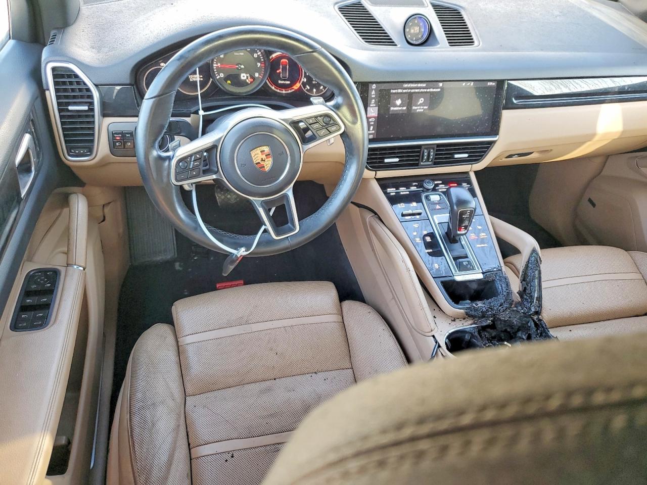 WP1AA2AY9KDA06553 · 2019 PORSCHE CAYENNE · 8/13