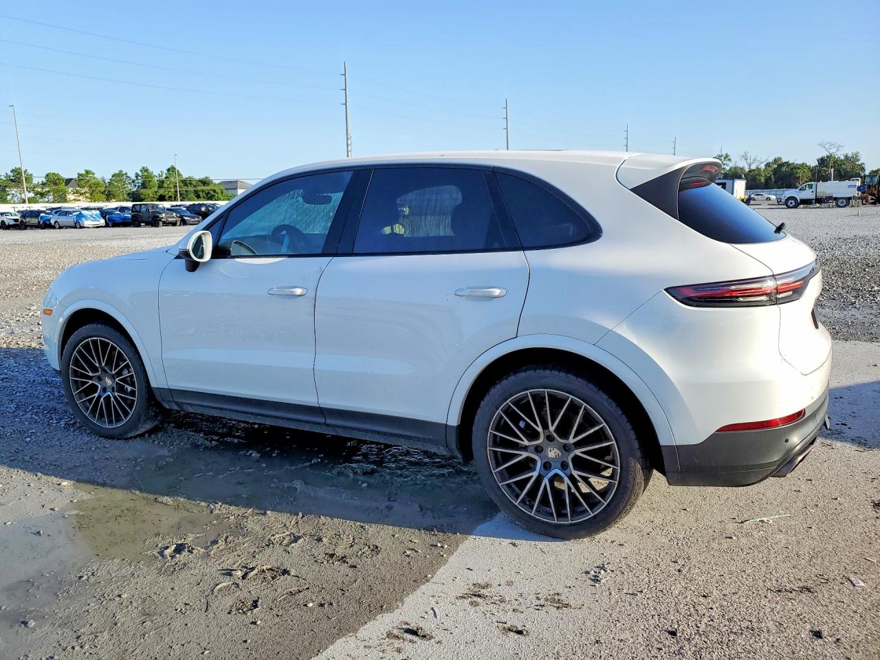 WP1AA2AY9KDA06553 · 2019 PORSCHE CAYENNE · 2/13