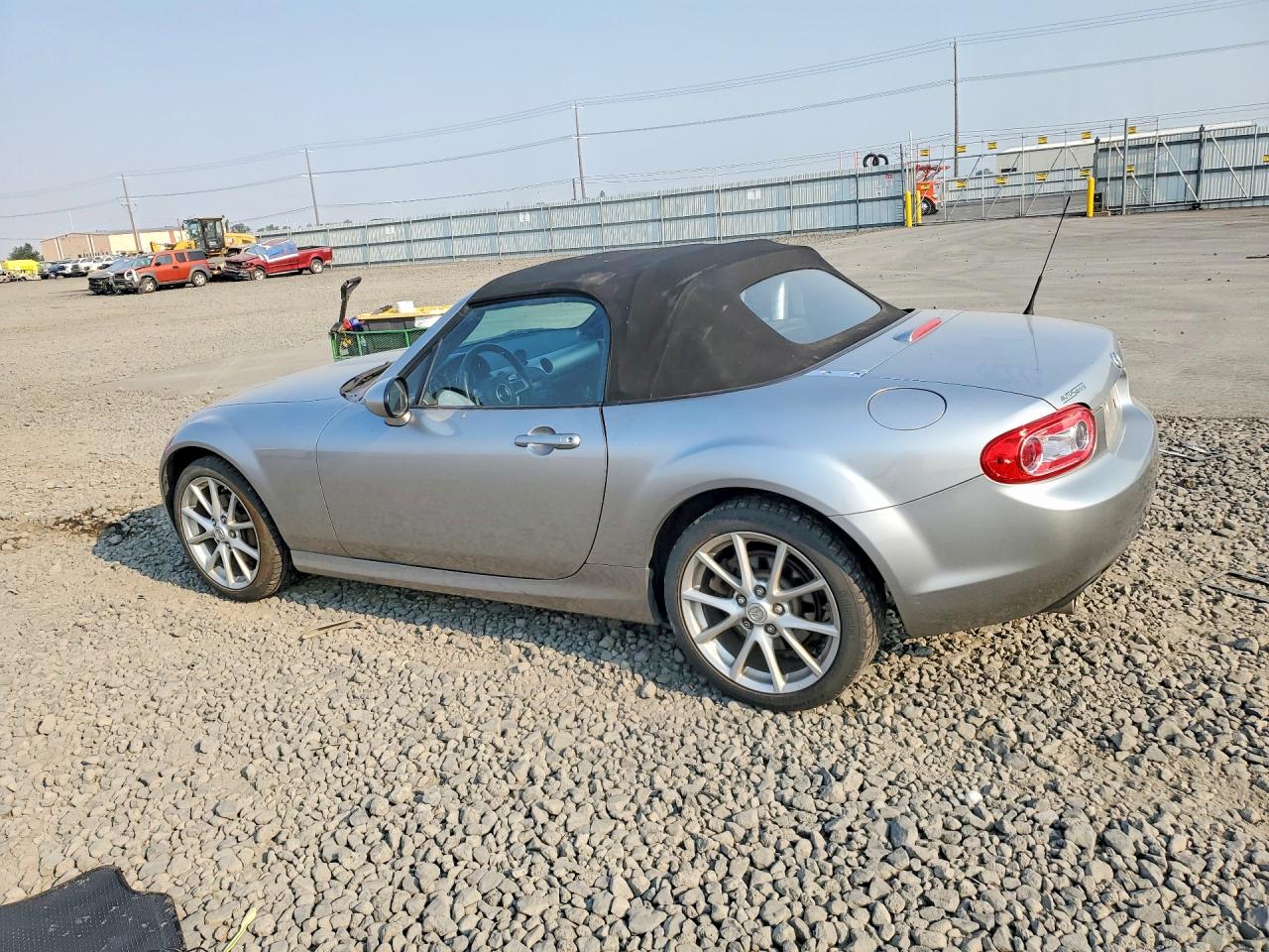 JM1NC2LF9B0215243 · 2011 MAZDA MX-5 MIATA · 2/12