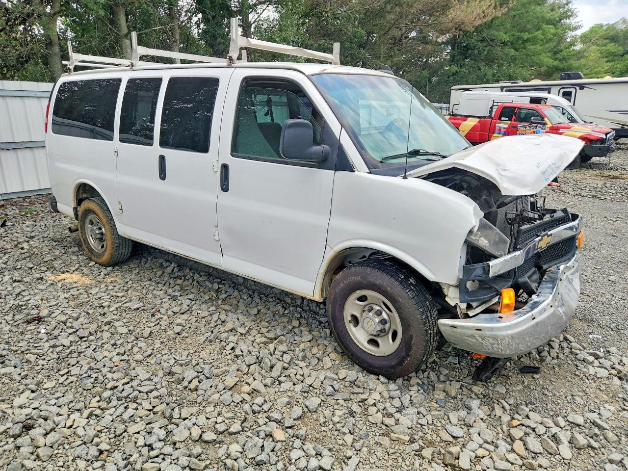 1GAWGFFG6G1179946 · 2016 CHEVROLET EXPRESS G2500 · 4/13