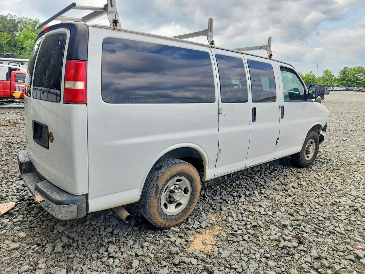 1GAWGFFG6G1179946 · 2016 CHEVROLET EXPRESS G2500 · 3/13