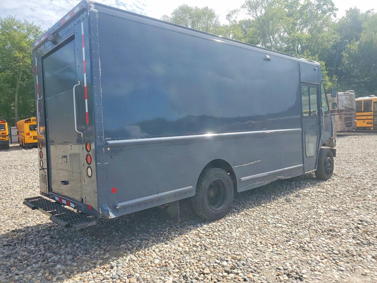 4UZAC2EA1LCMK0339 · 2020 FREIGHTLINER MT45 CHASSIS · 3/13
