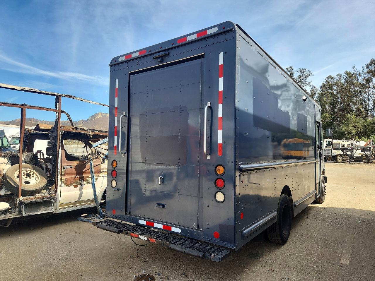 4UZAC2EA6MCML0978 · 2021 FREIGHTLINER MT45 CHASSIS · 3/13