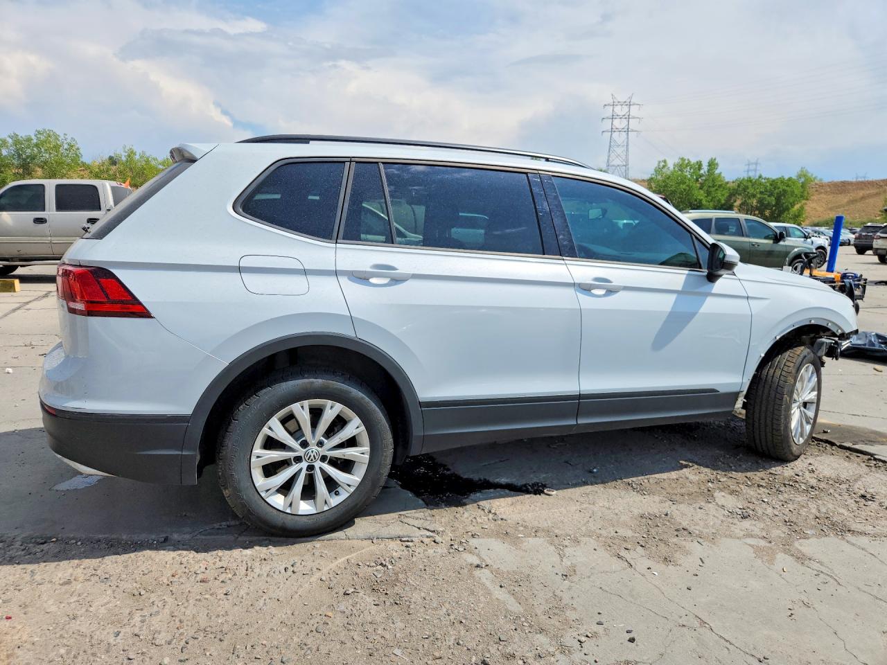 3VV0B7AX5KM044107 · 2019 VOLKSWAGEN TIGUAN · 3/14