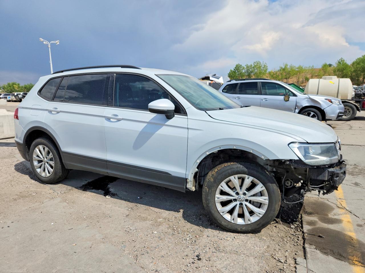 3VV0B7AX5KM044107 · 2019 VOLKSWAGEN TIGUAN · 4/14