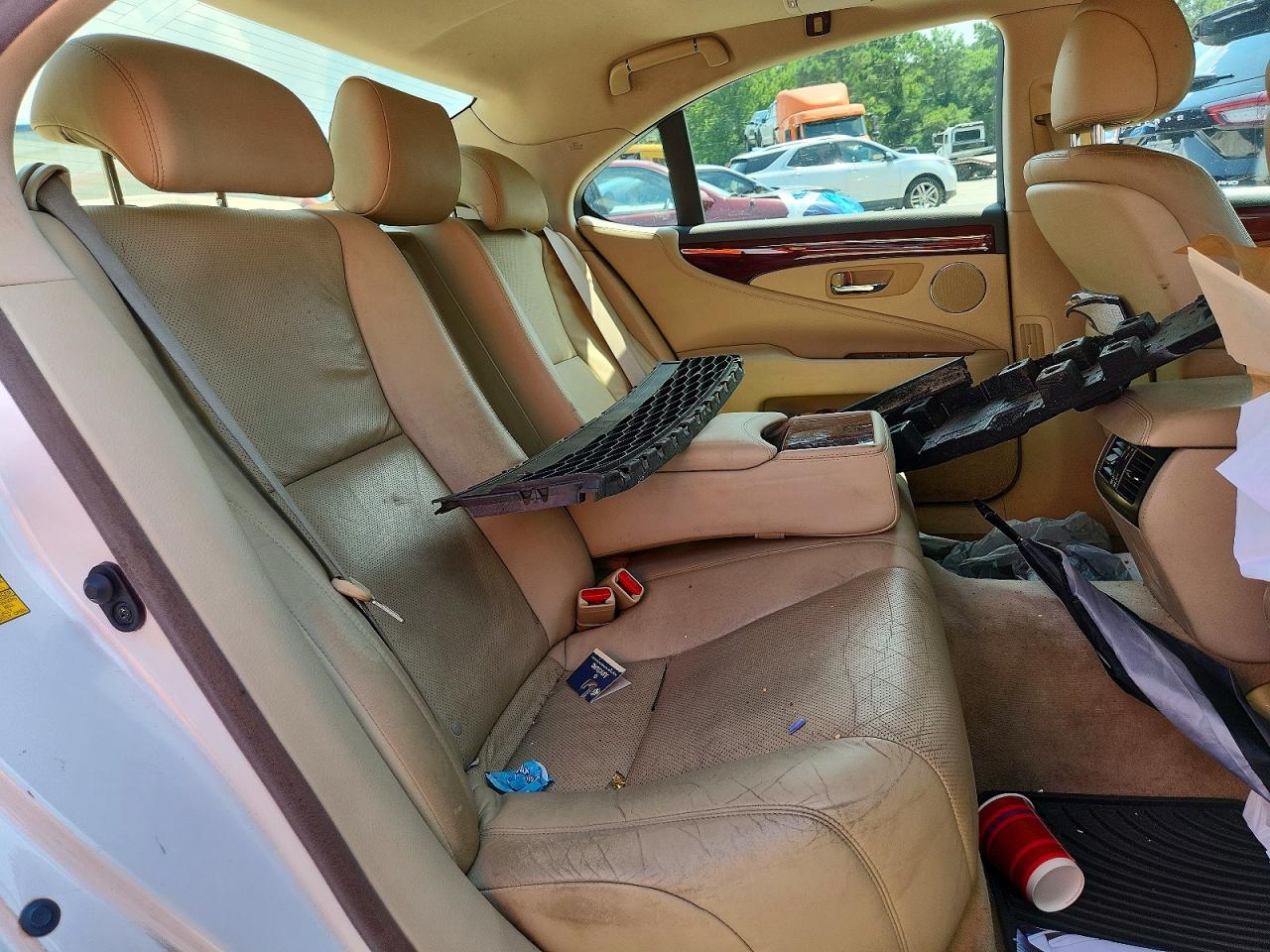 JTHBL46F085083803 · 2008 LEXUS LS · 10/12