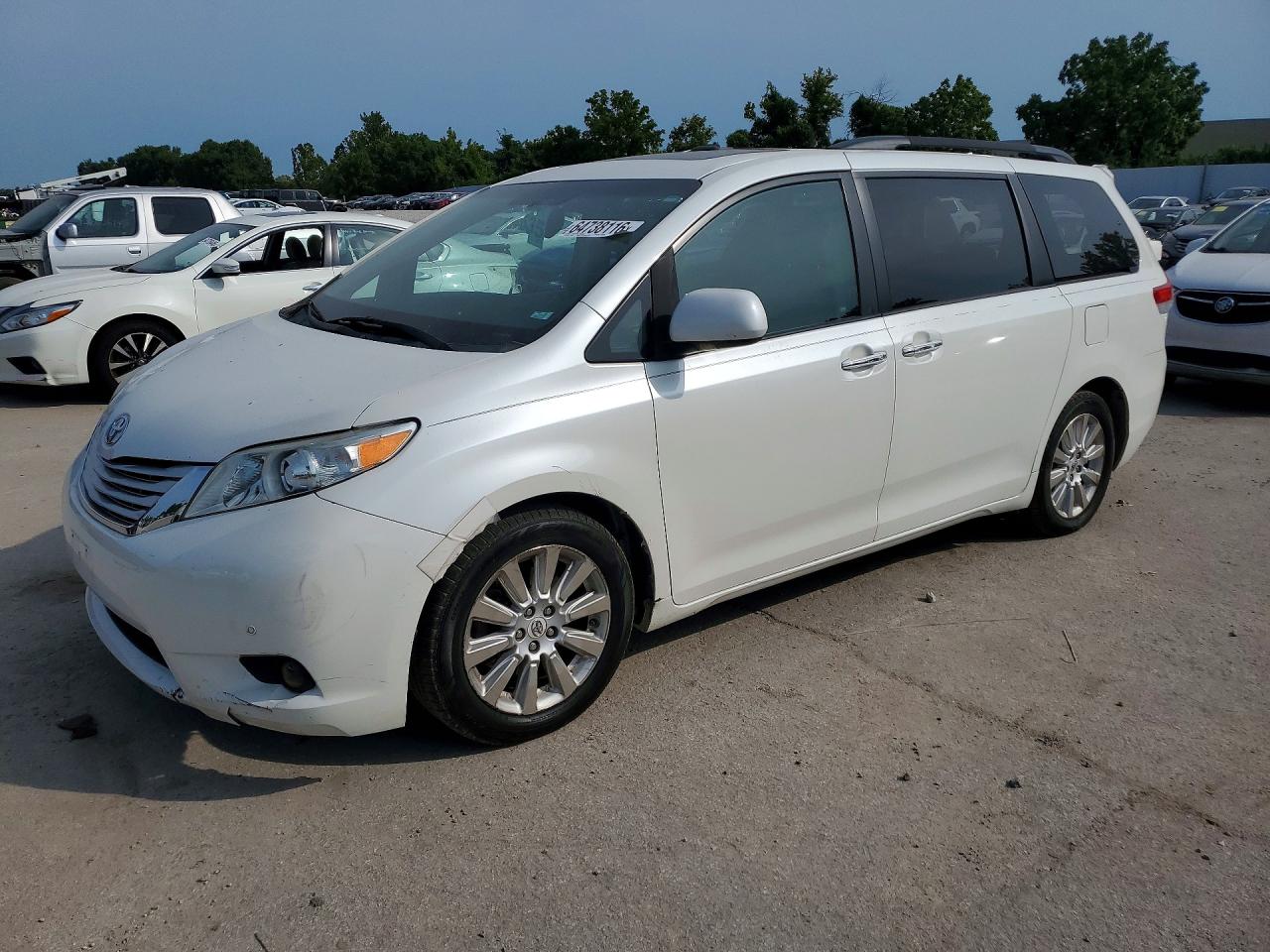 5TDYK3DC4BS002210 · 2011 TOYOTA SIENNA