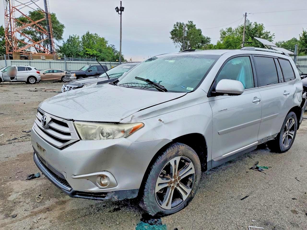 5TDYK3EH3DS090759 · 2013 TOYOTA HIGHLANDER