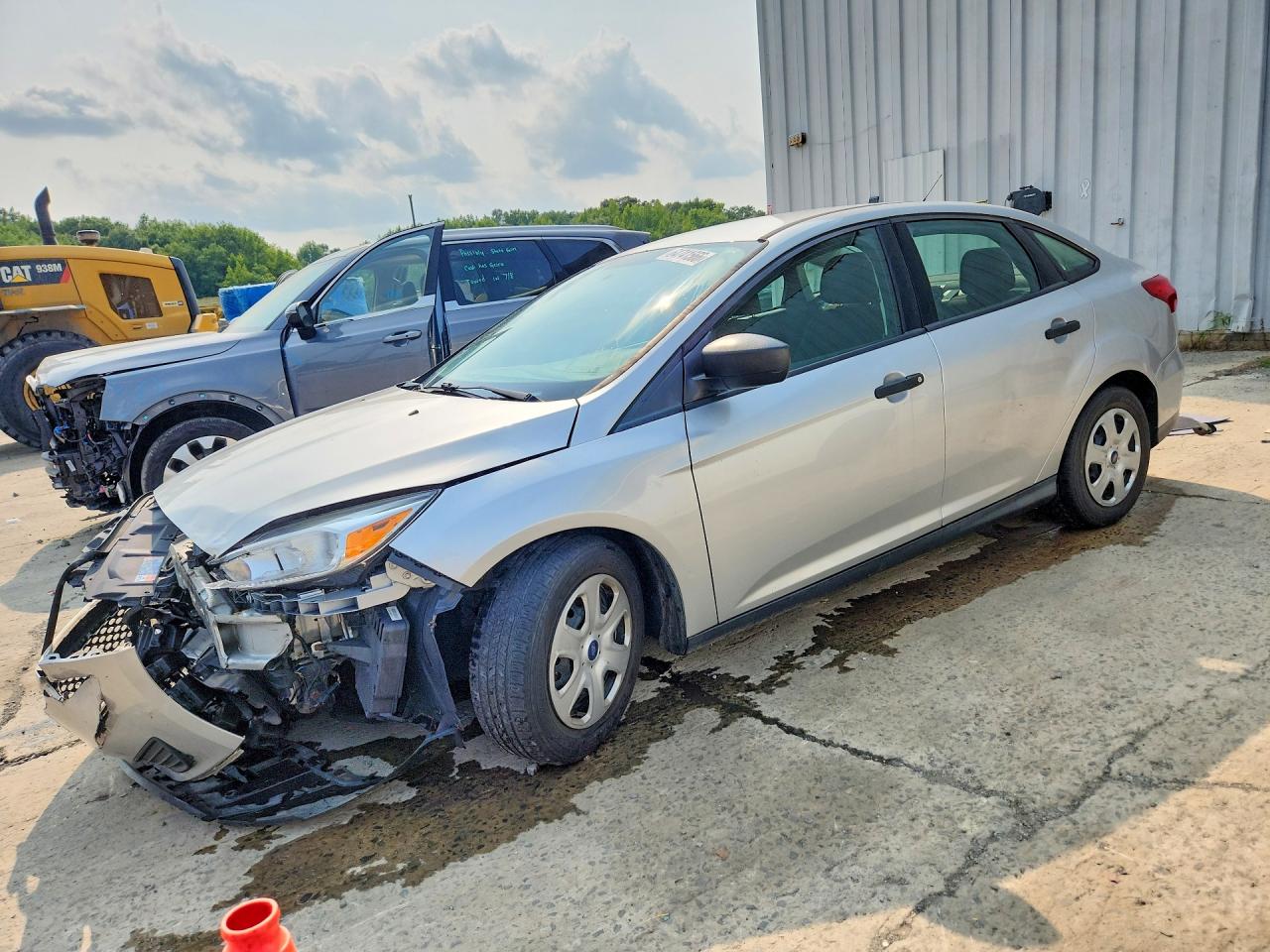 1FADP3E26HL335675 · 2017 FORD FOCUS