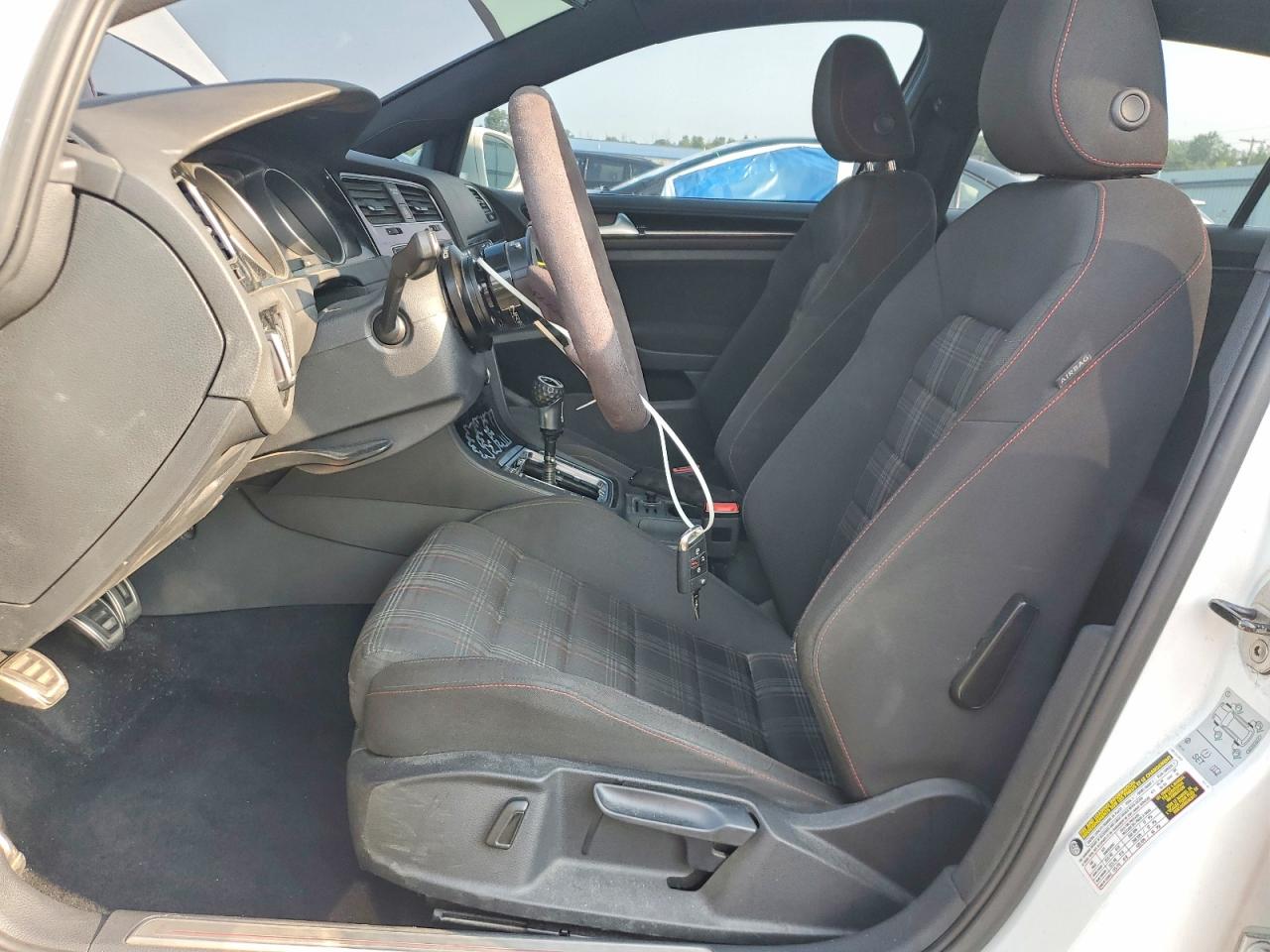 3VW5T7AU6GM039557 · 2016 VOLKSWAGEN GTI · 7/13