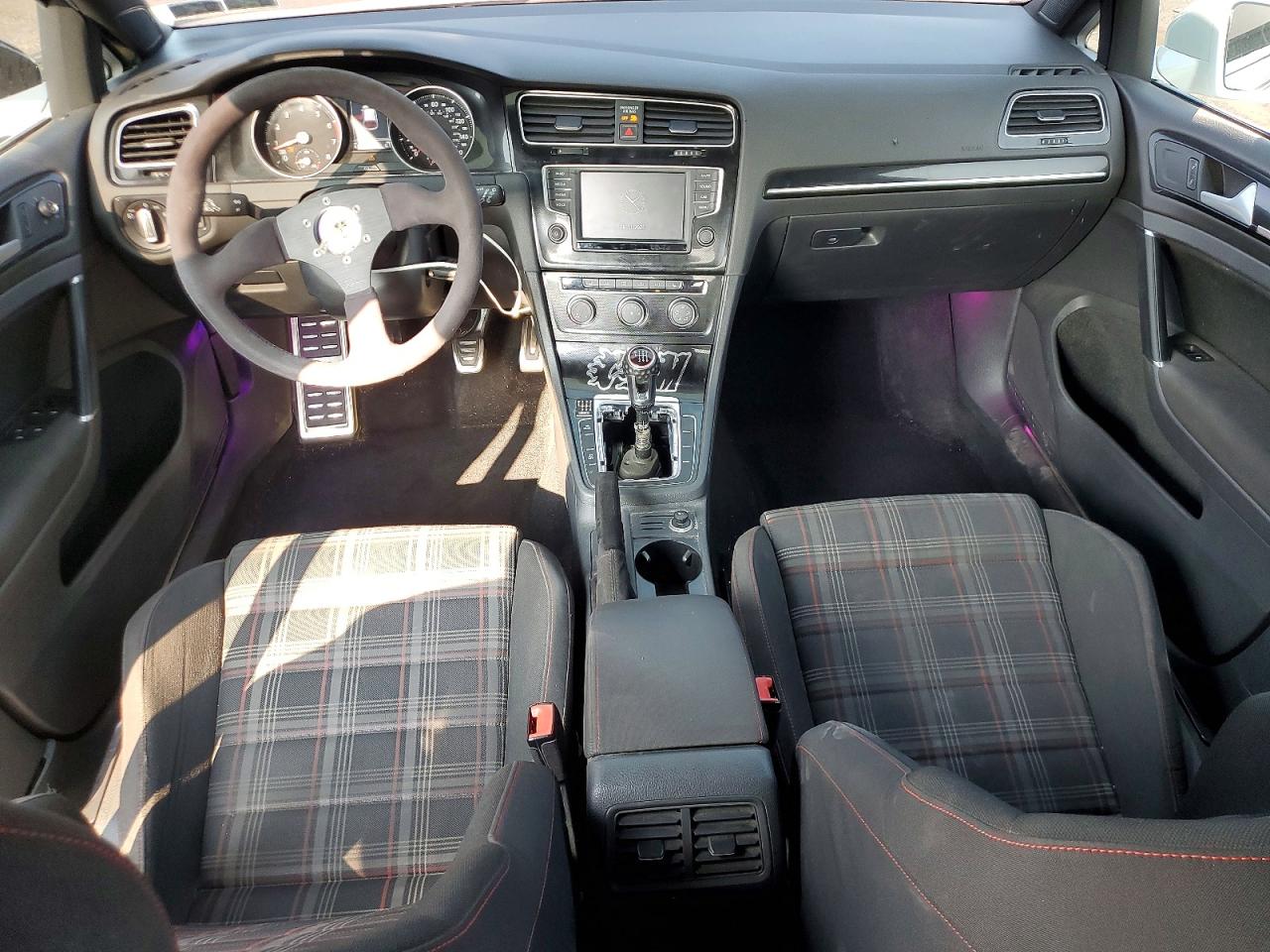 3VW5T7AU6GM039557 · 2016 VOLKSWAGEN GTI · 8/13