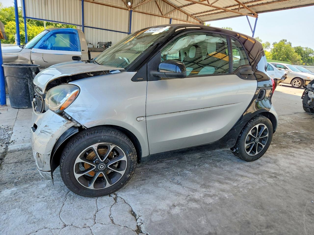 WMEFJ5DA6GK045998 · 2016 SMART FORTWO